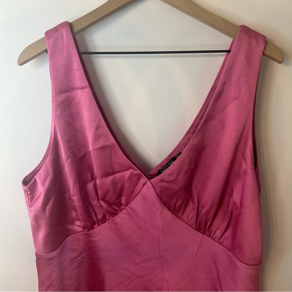 *NWT* Nasty Gal Women’s Pink Satin V Neck Ruched Bust Mini Dress, Size 18 - Picture 6 of 13